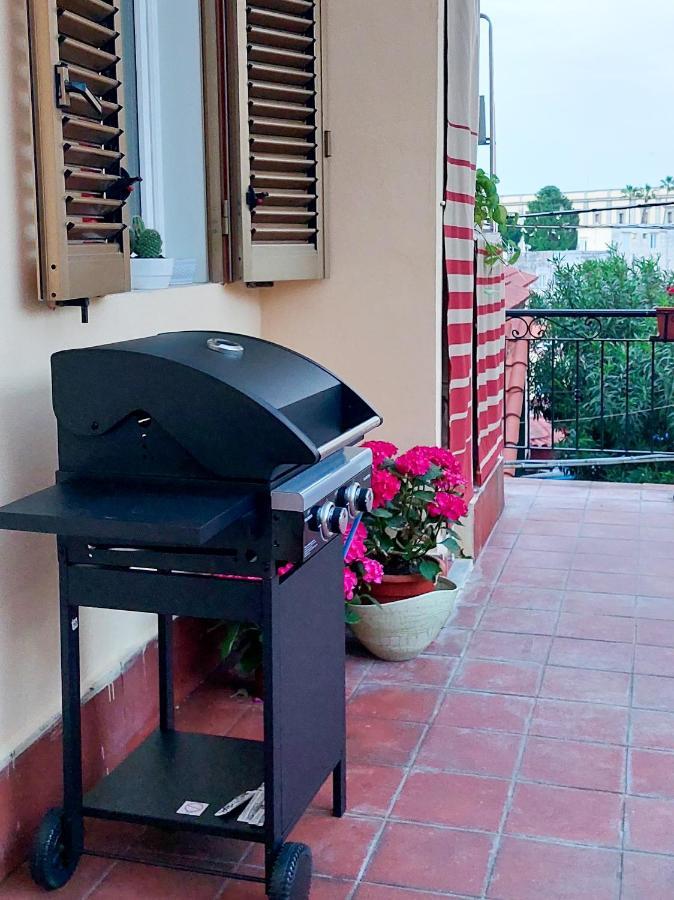 Appartement La Terrazza Al Museo à Naples Extérieur photo